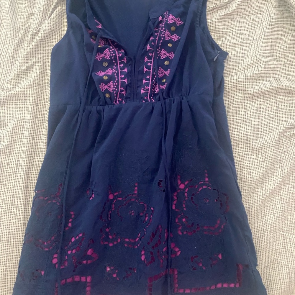 Retro tag early 2000s Forever 21 Dark Blue Top with Pink Magenta Detailing